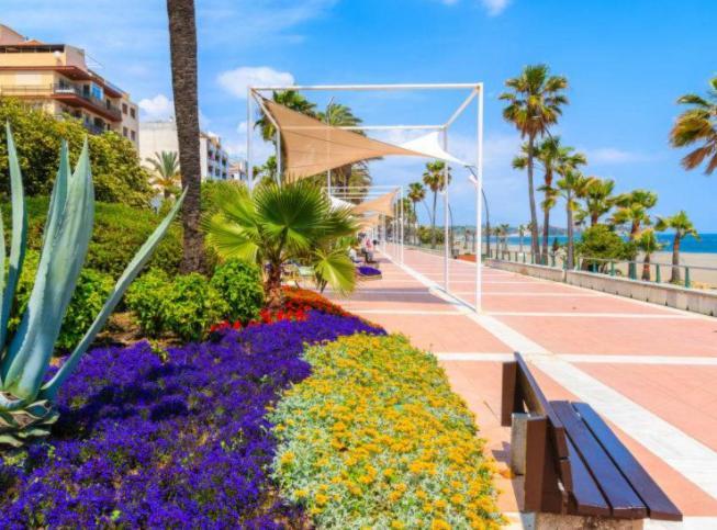 Ferienwohnung Casa Del Faro Estepona Exterior foto